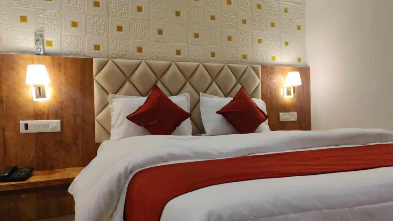 Hotel Relax โบปาล ภายนอก รูปภาพ