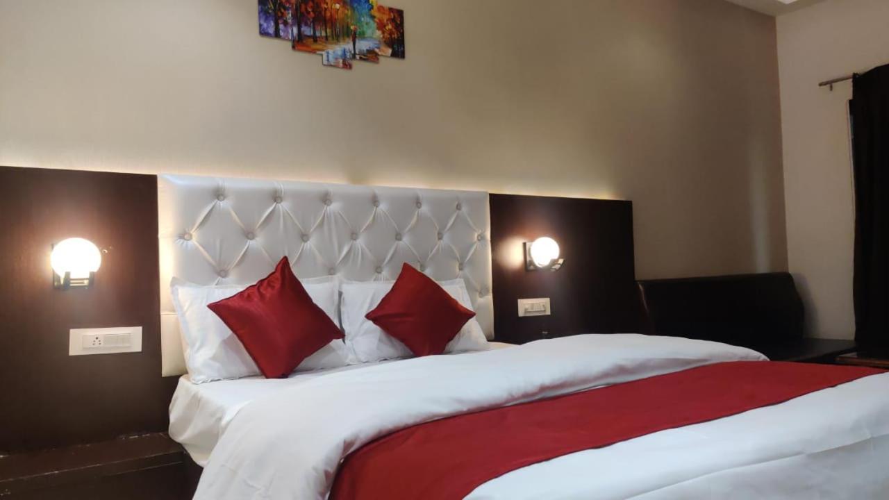 Hotel Relax โบปาล ภายนอก รูปภาพ